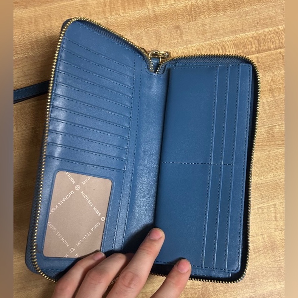 Wallet - Picture 2 of 3